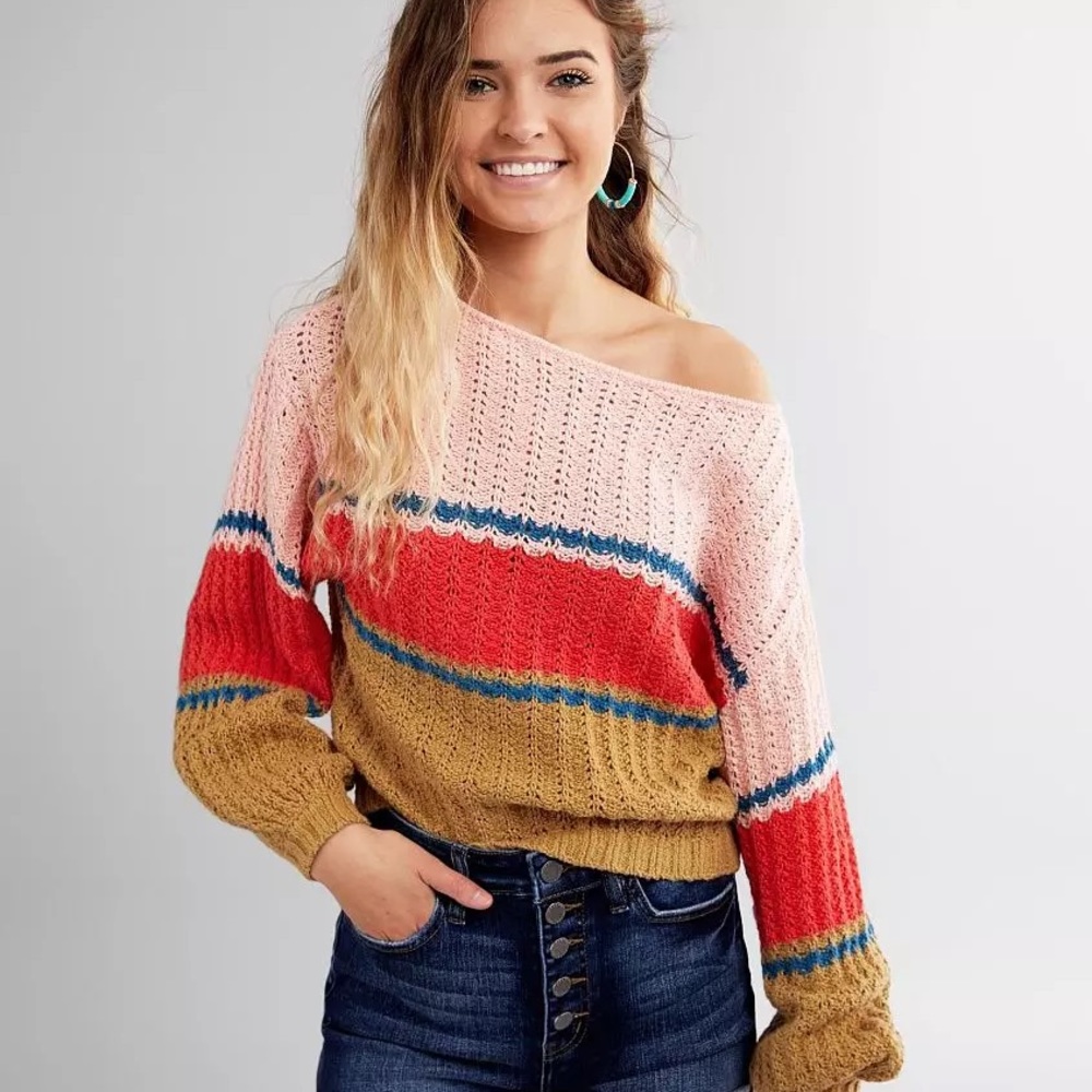 Billabong washed out cropped sweater. NWT. Size Large (runs small IMO)